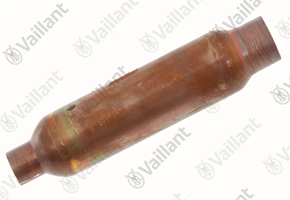 Kupferner Maschenfilter von Vaillant, zylindrische Form mit zwei verschiedenen Öffnungen an beiden Enden.